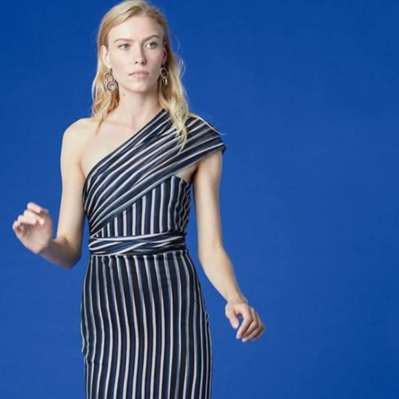 Diane Von Furstenberg Dresses & Skirts - Diane von Furstenberg Strapless Draped Front Night Out Dress